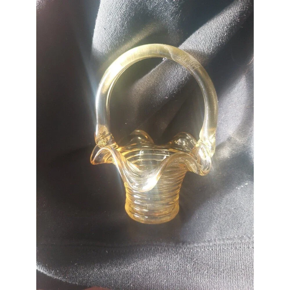 Fenton mini basket buttercup